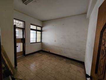 編號R145-千禧店面