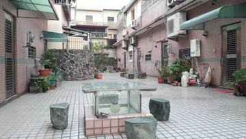 三和街店住
